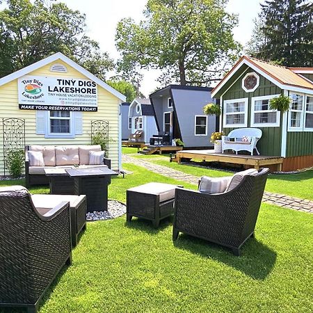 Tiny Digs Lakeshore - Tiny House Lodging Маскигон Екстериор снимка