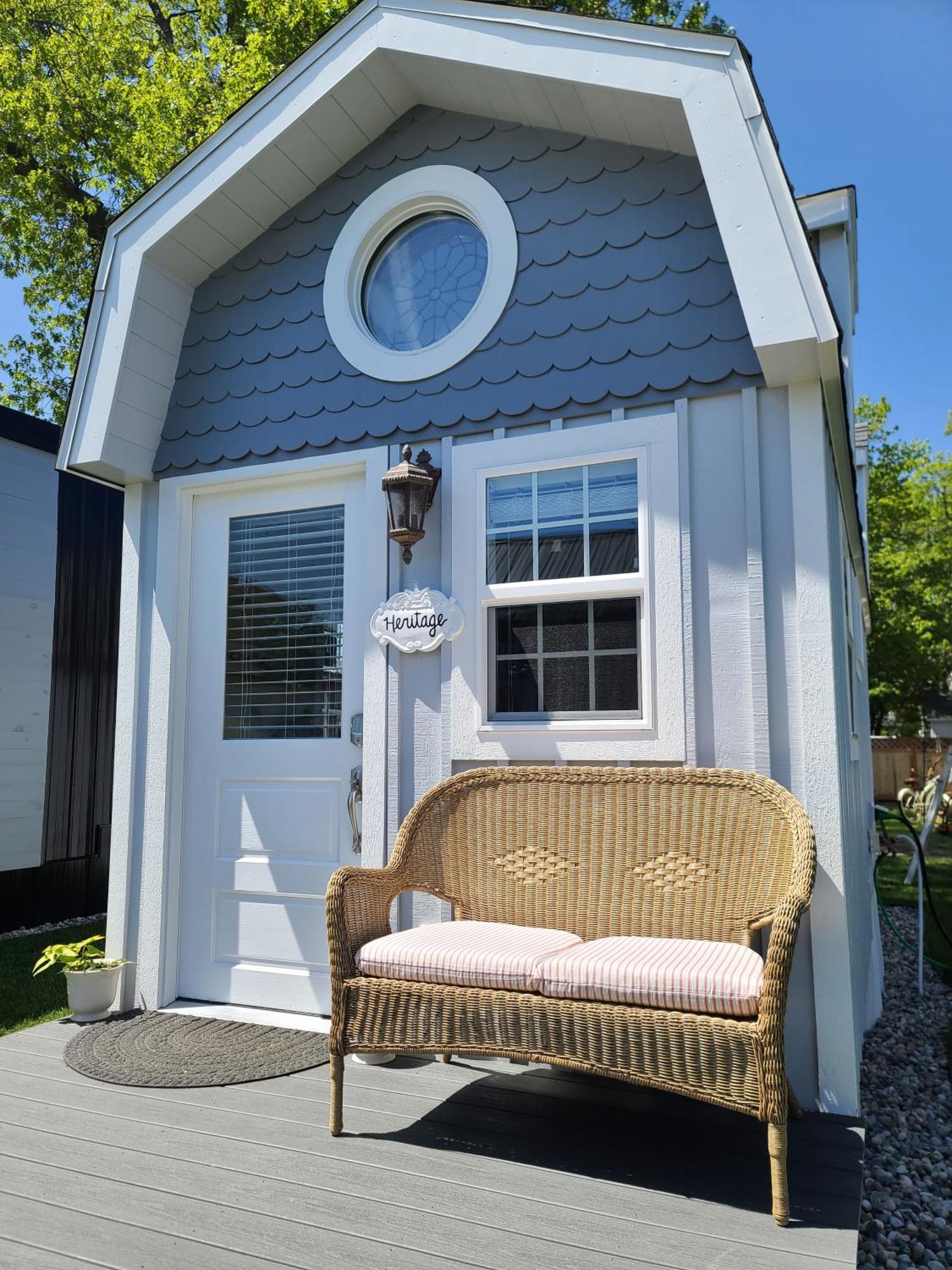Tiny Digs Lakeshore - Tiny House Lodging Маскигон Екстериор снимка