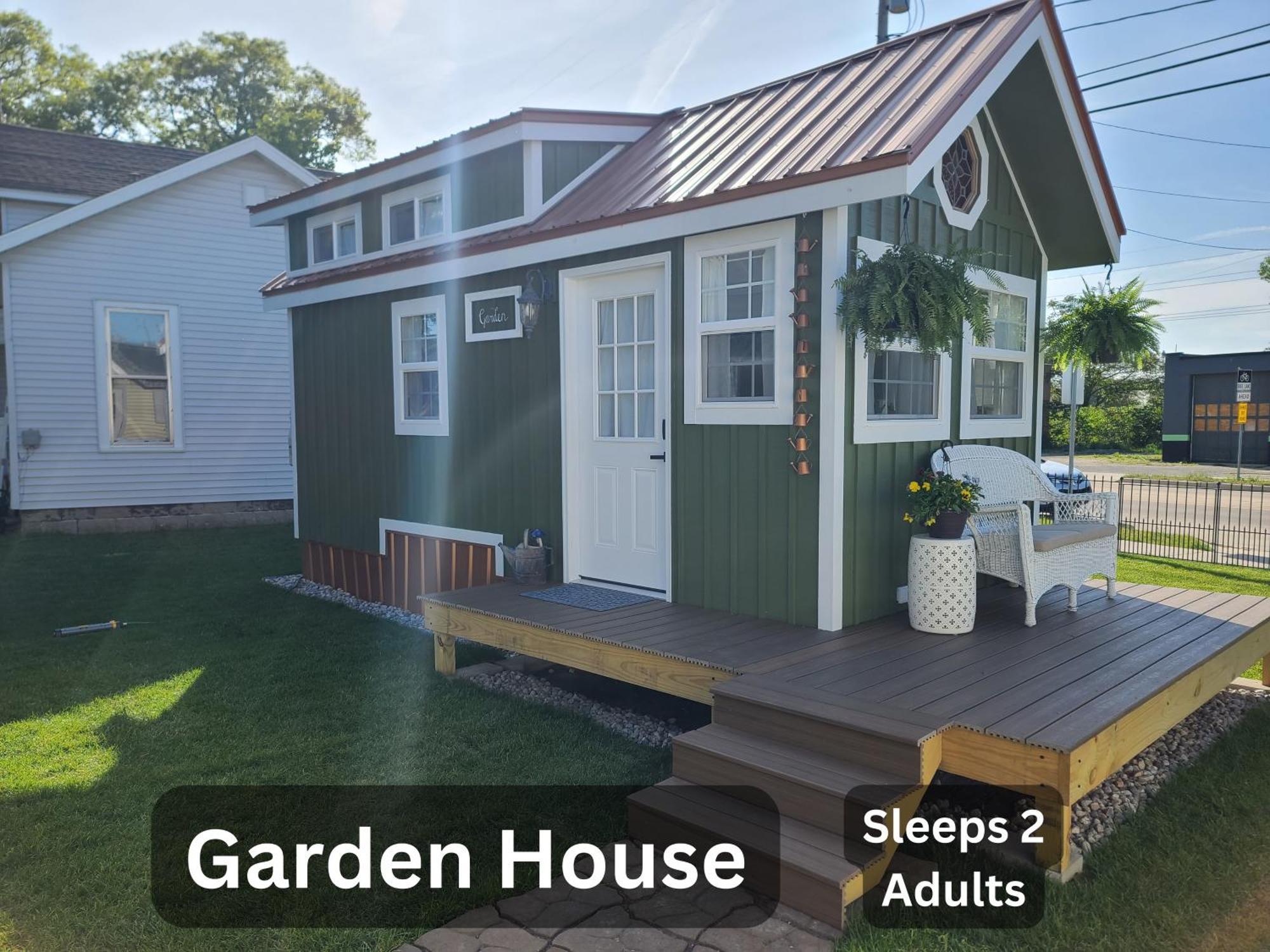 Tiny Digs Lakeshore - Tiny House Lodging Маскигон Екстериор снимка
