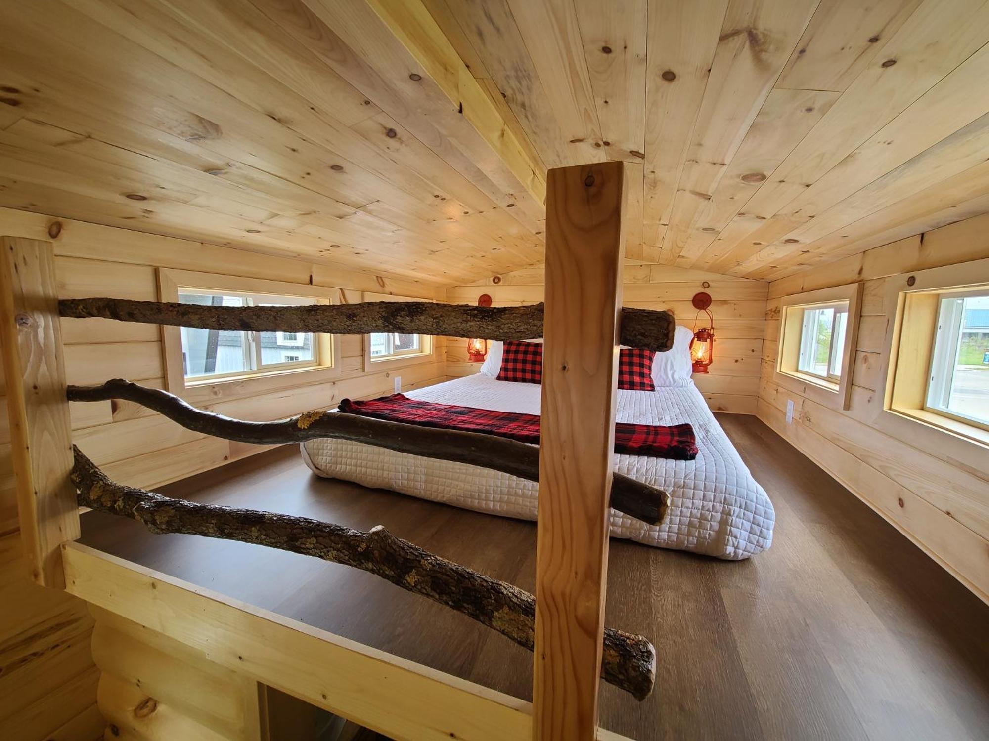 Tiny Digs Lakeshore - Tiny House Lodging Маскигон Екстериор снимка