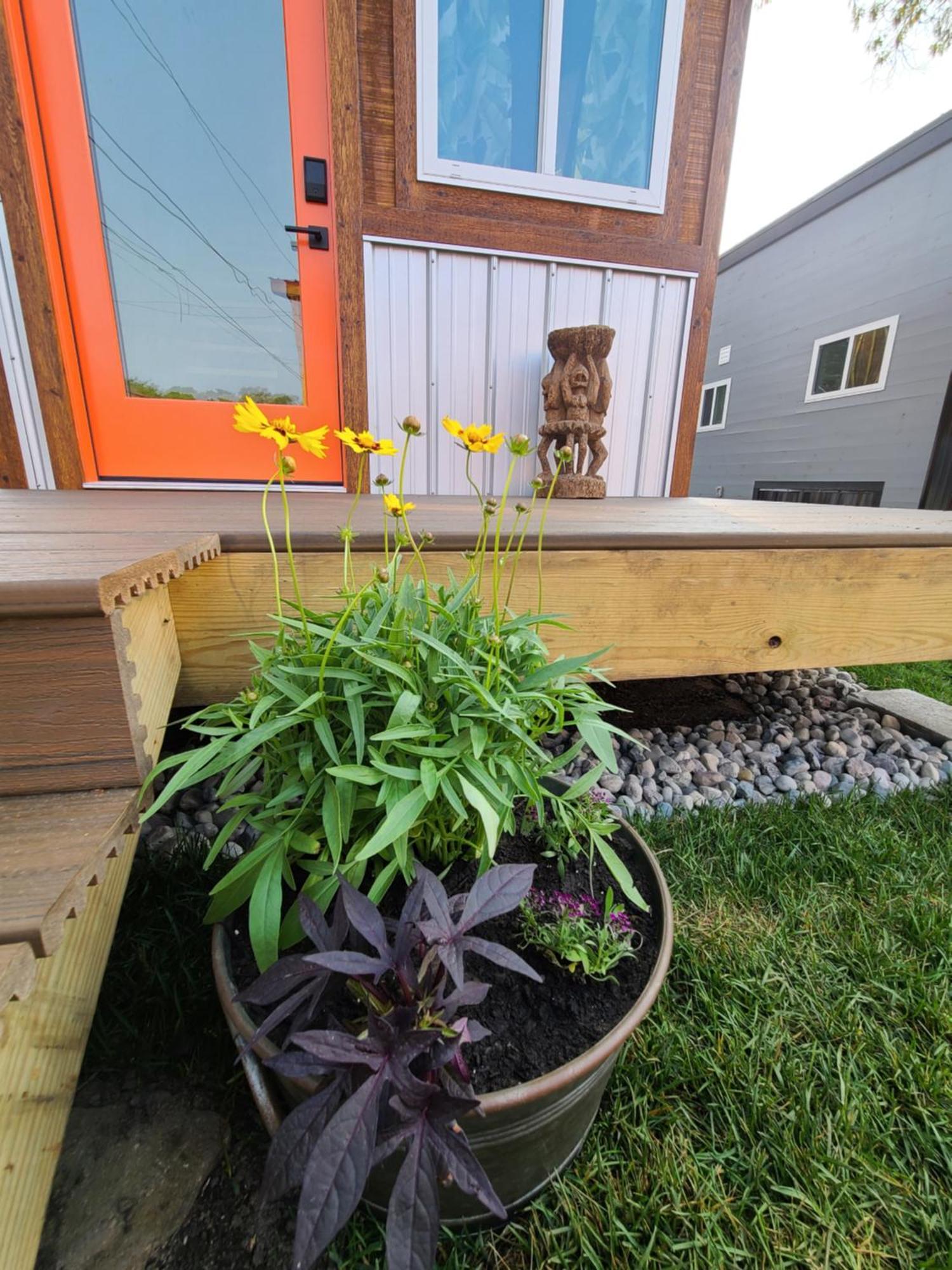 Tiny Digs Lakeshore - Tiny House Lodging Маскигон Екстериор снимка