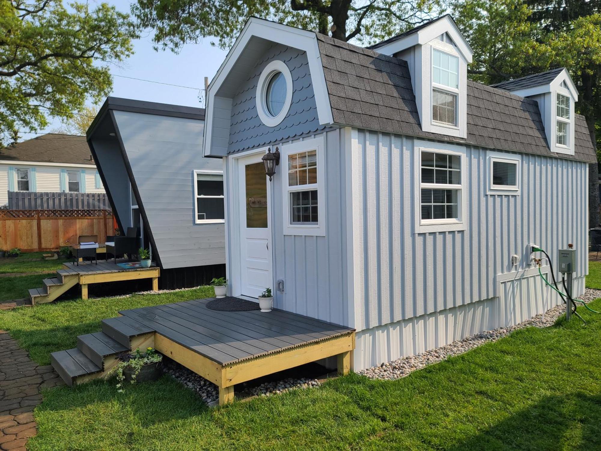 Tiny Digs Lakeshore - Tiny House Lodging Маскигон Екстериор снимка